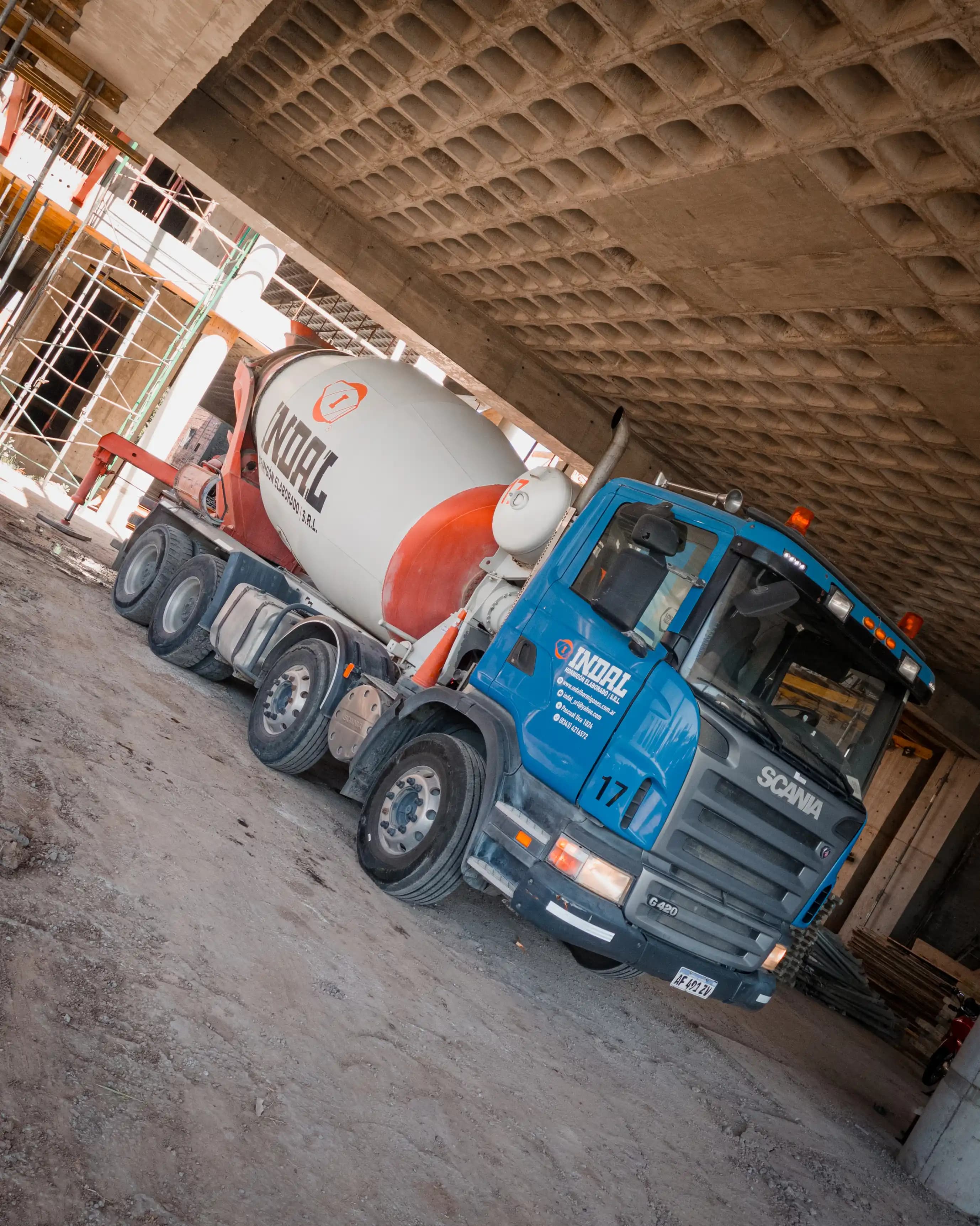 Mixer en entrega de hormigón elaborado